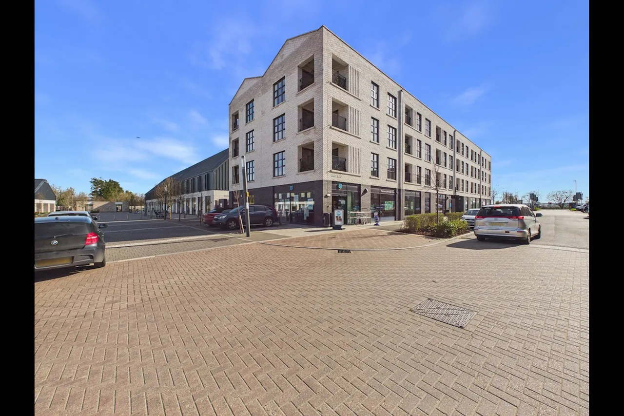 2 bed flat for sale, Marleigh Avenue, Cambridge, CB5