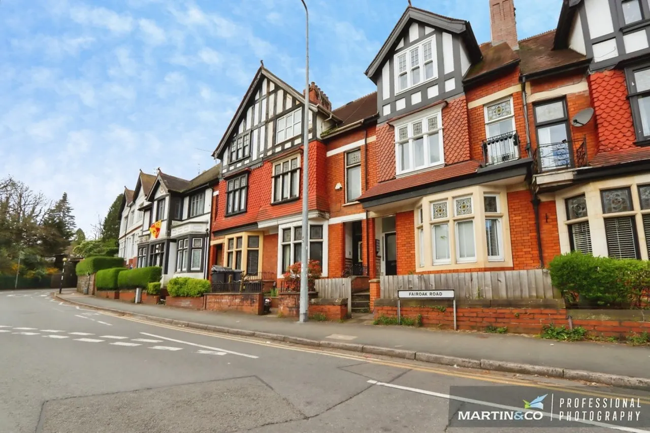 2 bed flat for sale — Fairoak Road, Roath