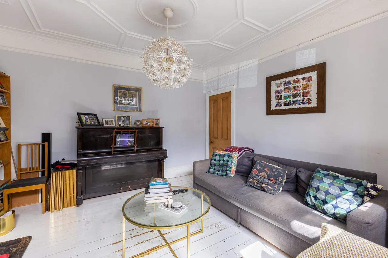 Compton Crescent, London, W4, photo 2