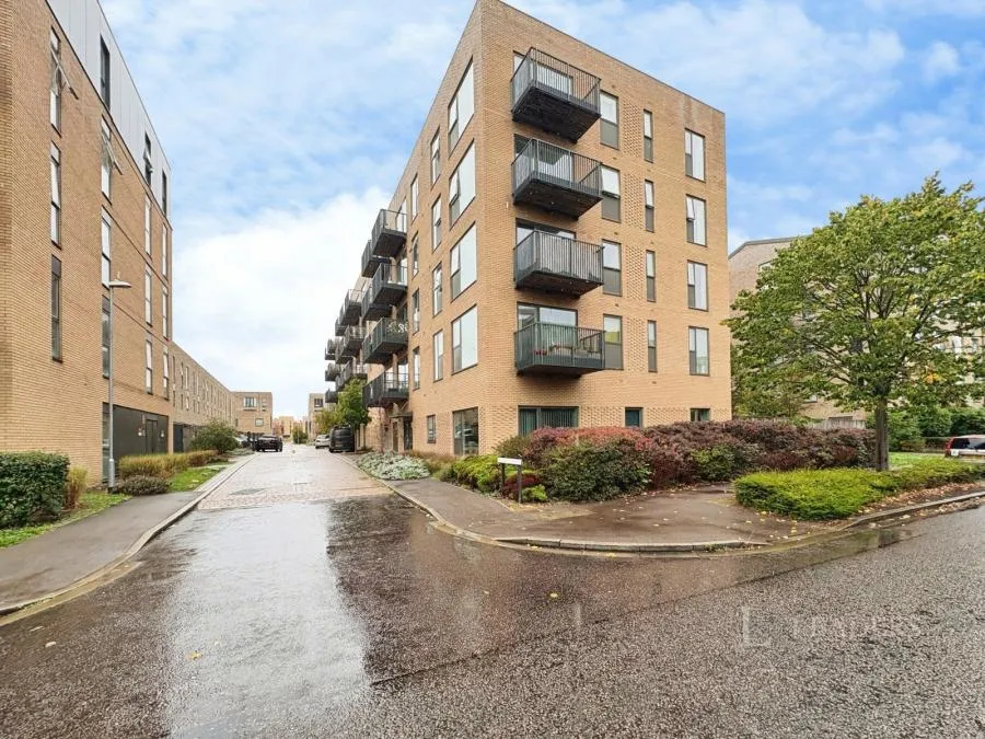 2 bed flat to rent, Nine Wells Road, Trumpington, CB2