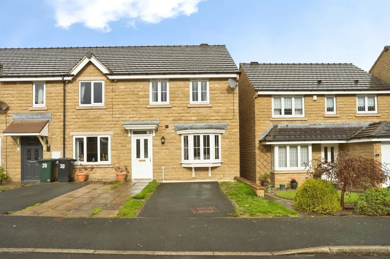 3 bed house for sale, School Street, Cottingley, BD16