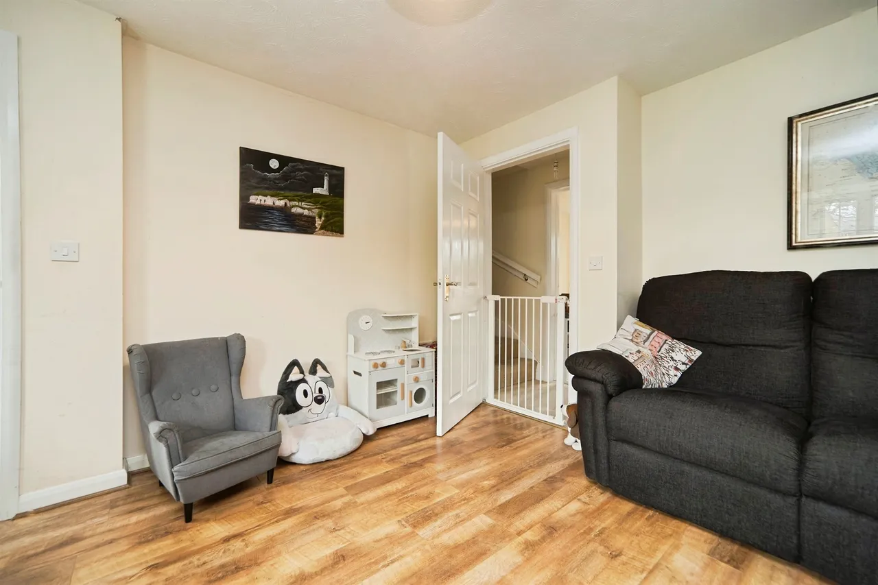 School Street, Cottingley, BD16, photo 4
