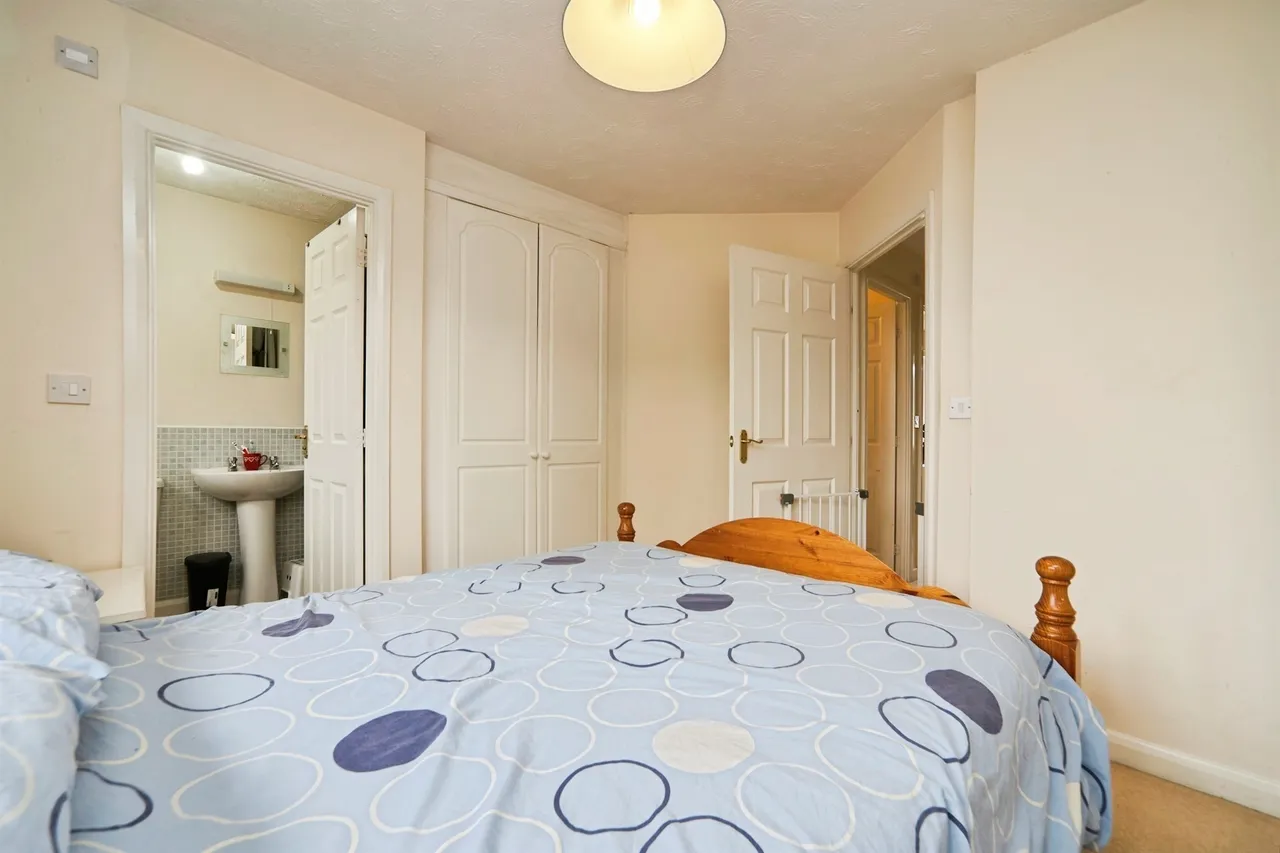 School Street, Cottingley, BD16, photo 9