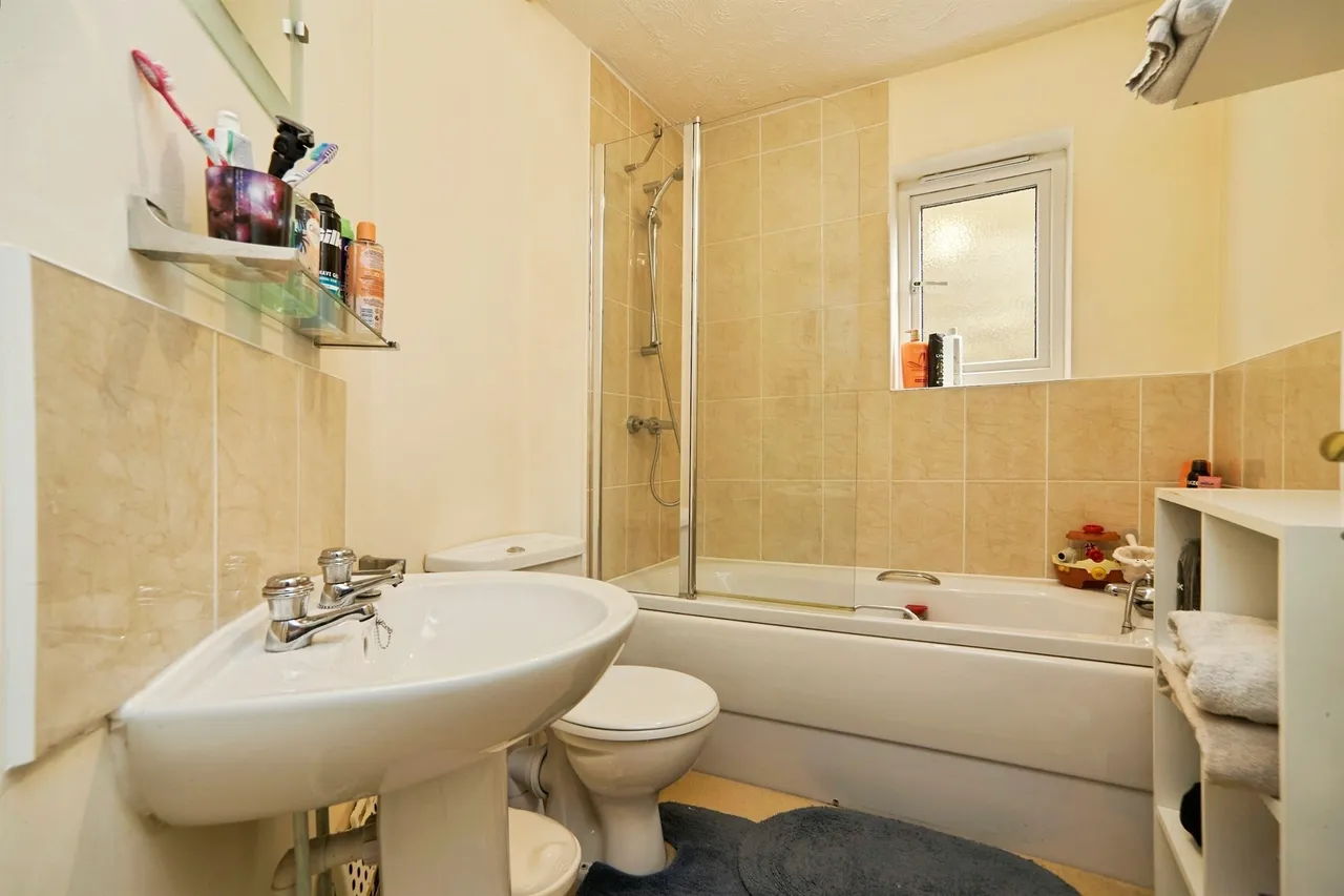 School Street, Cottingley, BD16, photo 14