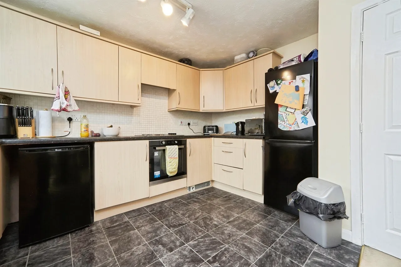 School Street, Cottingley, BD16, photo 5