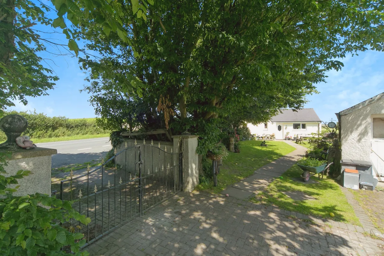 Llanynghenedl, Holyhead, LL65, photo 7