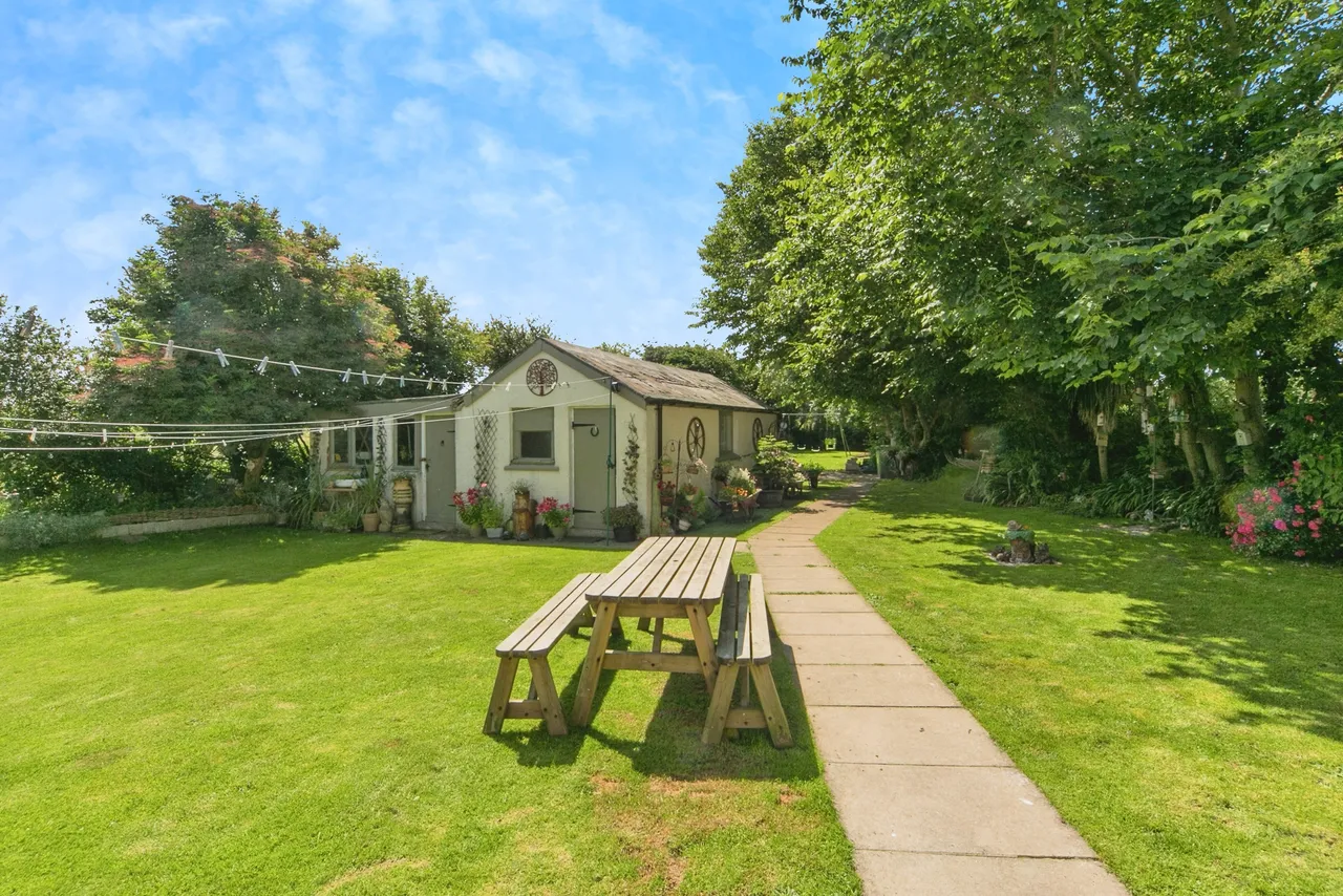 Llanynghenedl, Holyhead, LL65, photo 11