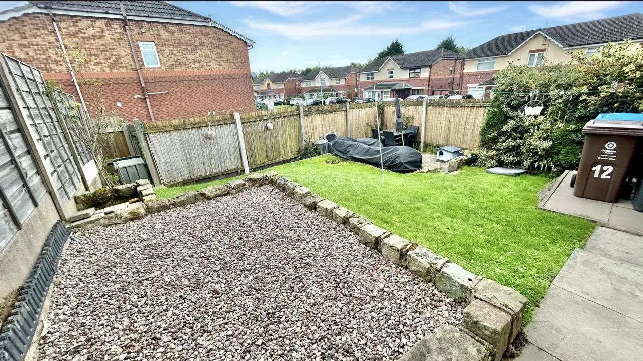 Titchfield Road, Oldham, OL8, photo 2