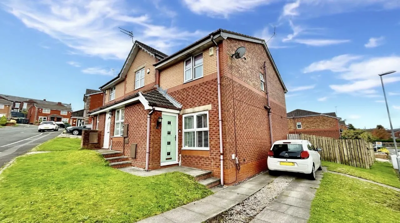 2 bed house for sale, Titchfield Road, Oldham, OL8
