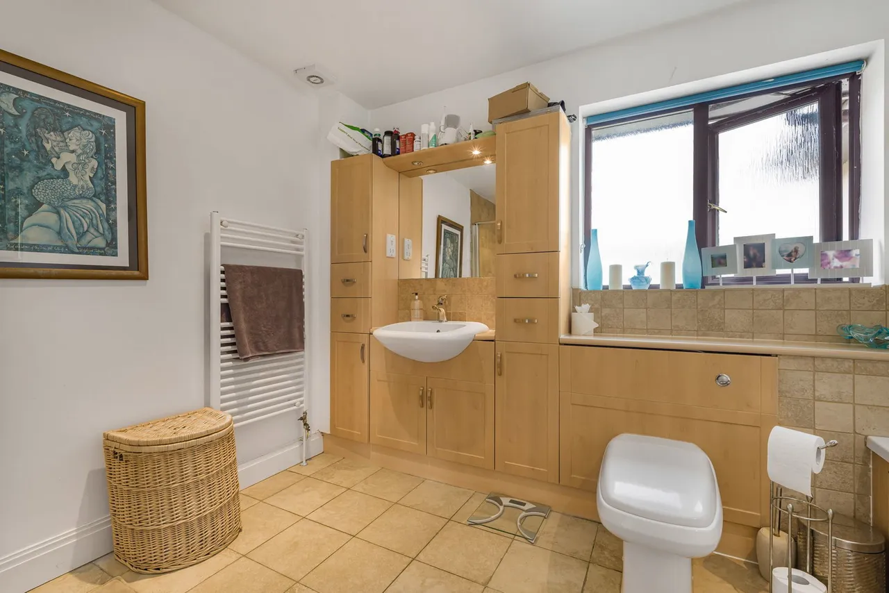 Mandalay Drive, Norton, GL2, photo 19