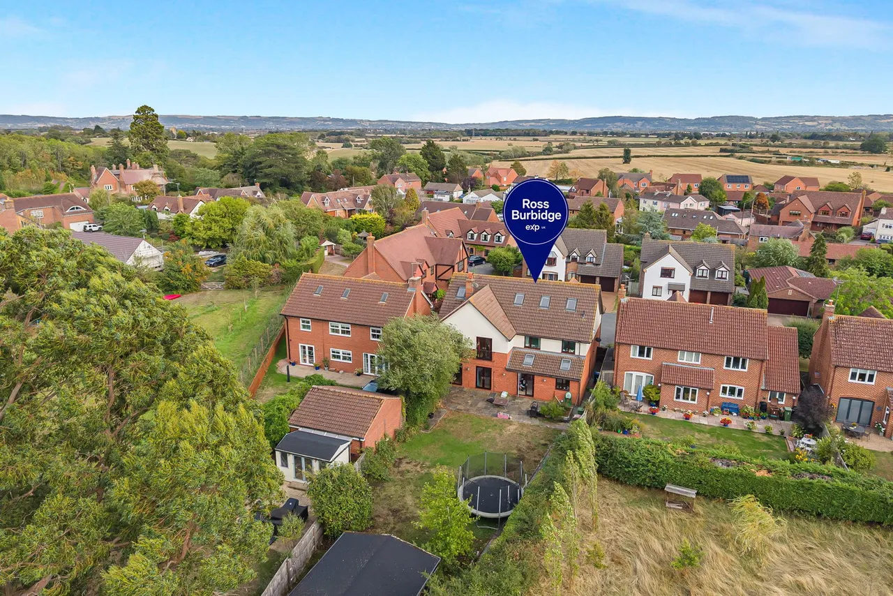 Mandalay Drive, Norton, GL2, photo 25