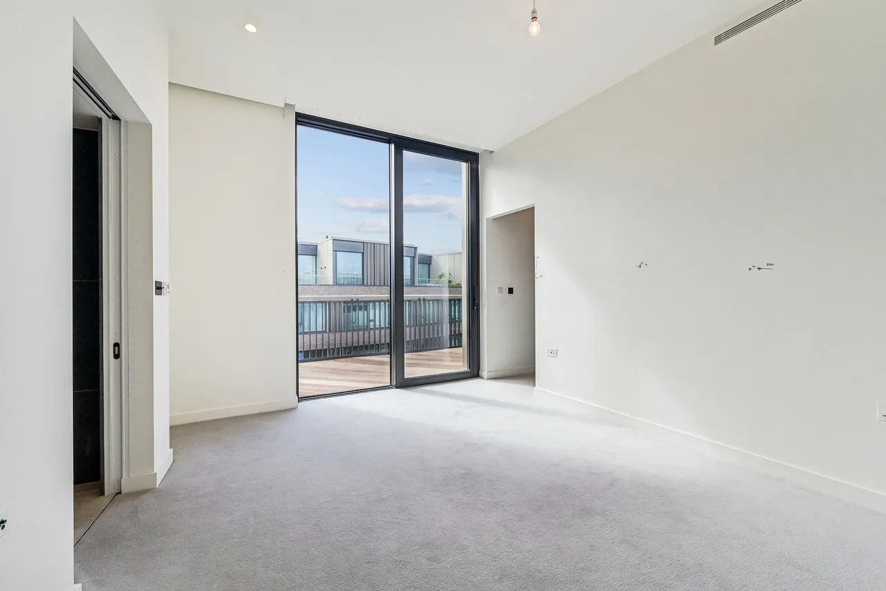 London , W12 7GN, photo 12