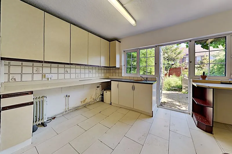 Terrace Walk, Dagenham RM9 5PU, photo 5