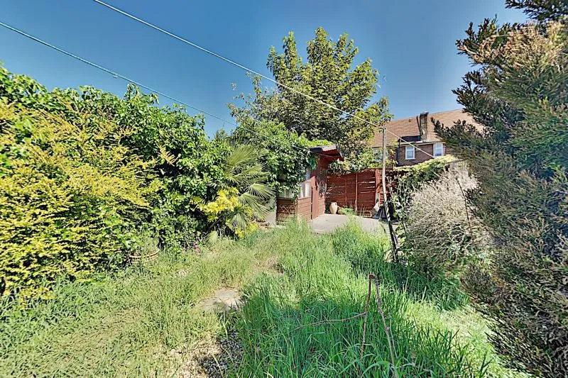 Terrace Walk, Dagenham RM9 5PU, photo 12