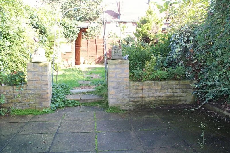Terrace Walk, Dagenham RM9 5PU, photo 11