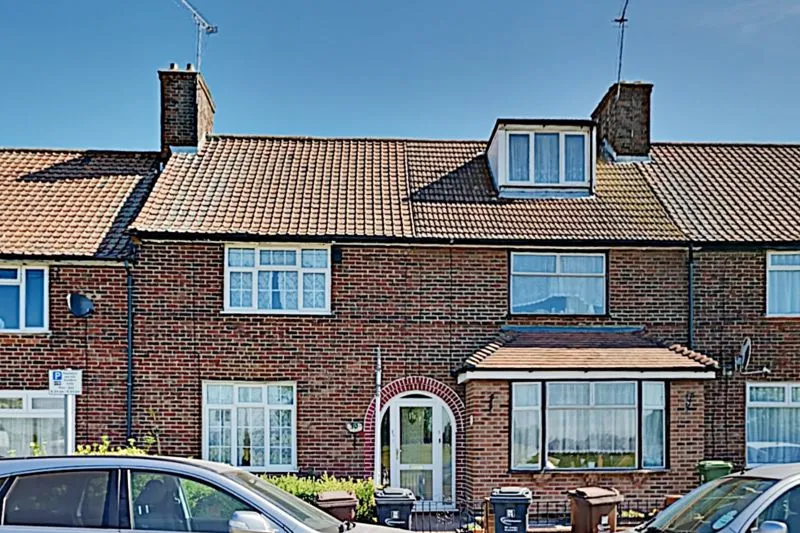 2 bed house for sale — Terrace Walk, Dagenham RM9 5PU