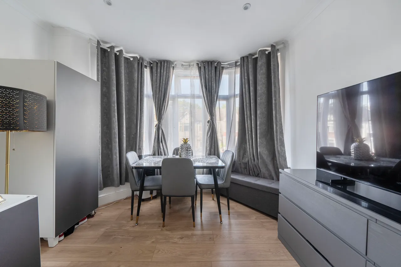 First Floor Flat, 147 Melfort Road, Thornton Heath, photo 2