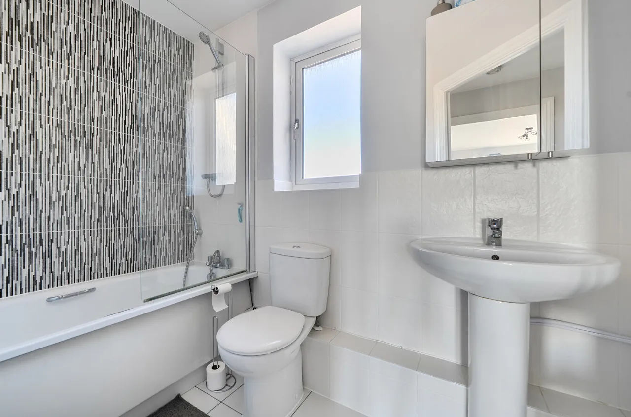 Fullbrook Avenue, Spencers Wood, Reading, Berkshire, RG7 1FE, photo 13