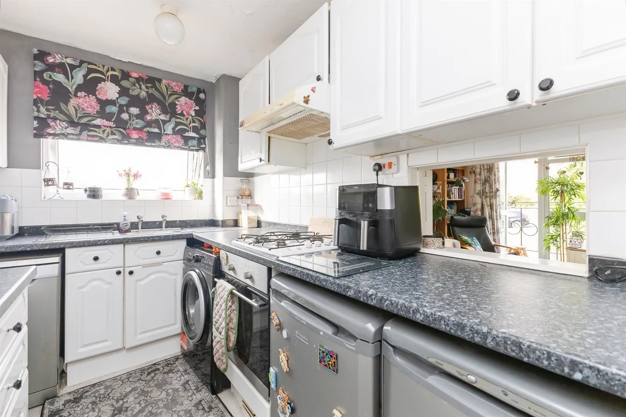 Gresham Way, St. Leonards-On-Sea, photo 6