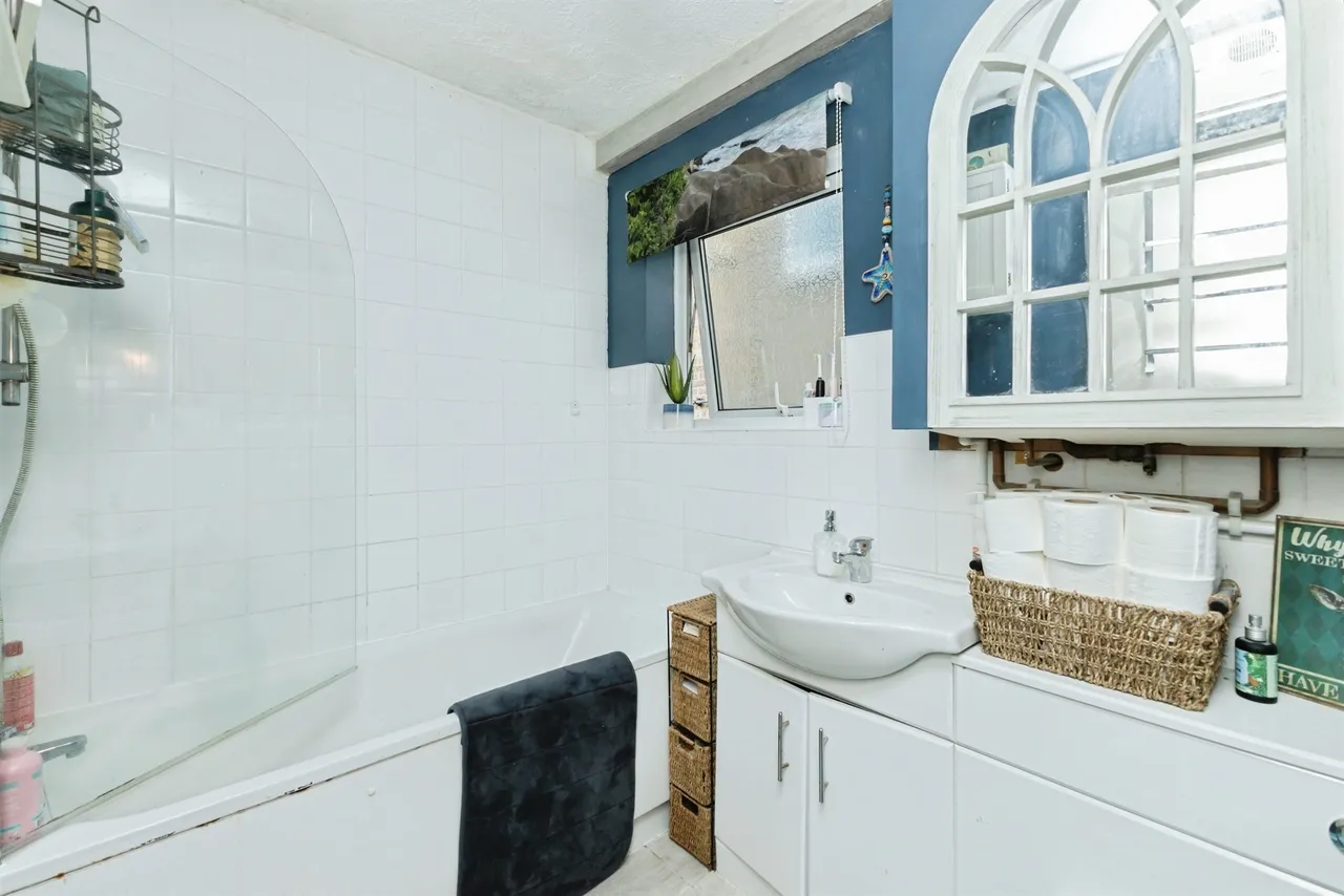 Gresham Way, St. Leonards-On-Sea, photo 11