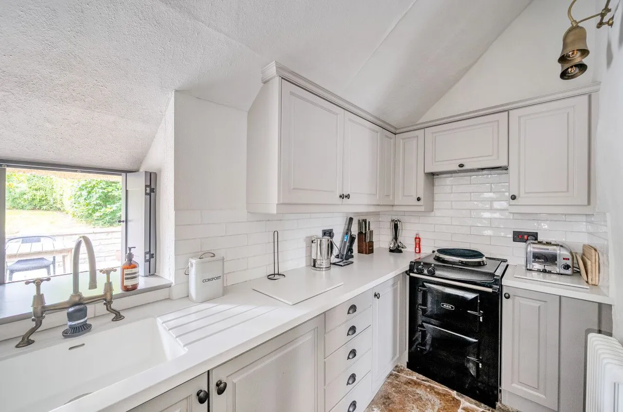 High Street, Butleigh, BA6, photo 23