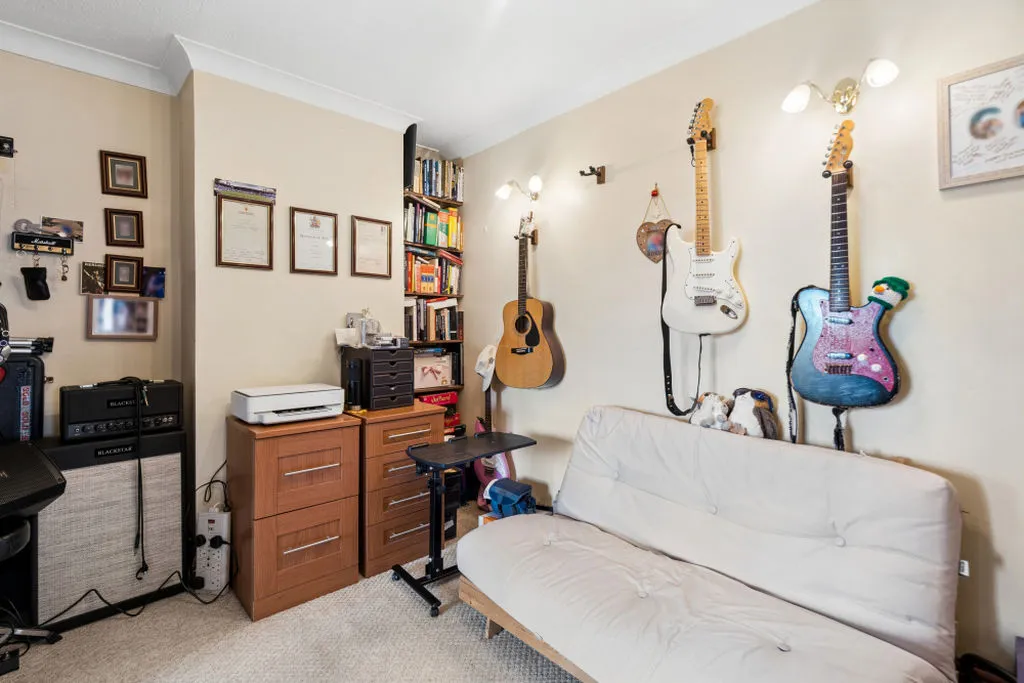 Chalklands, Bourne End SL8 5TH, photo 9