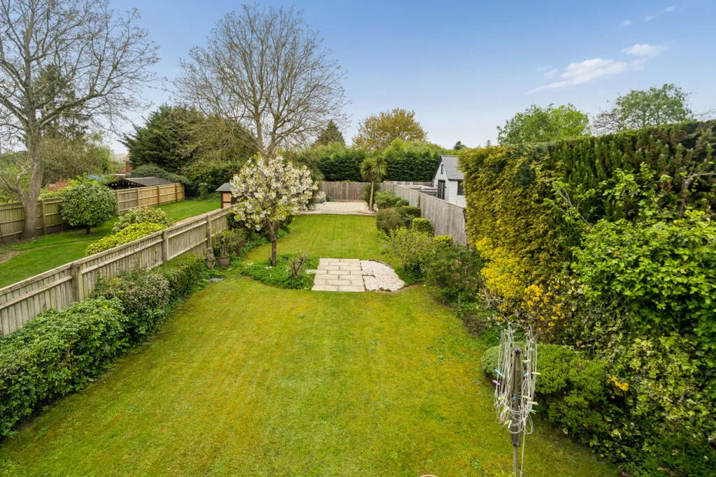 Chalklands, Bourne End SL8 5TH, photo 3