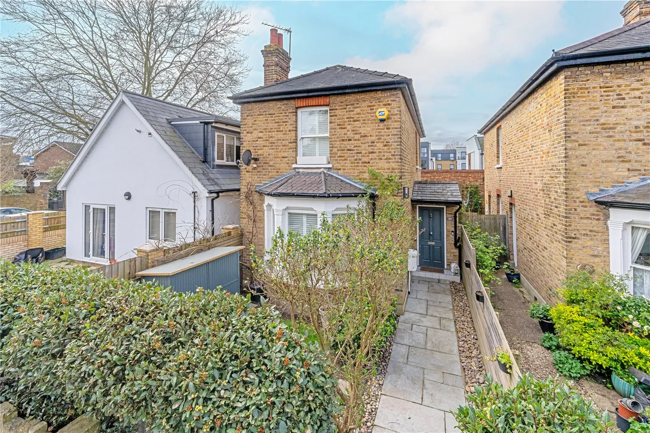 3 bed house for sale — Church Road, Teddington, TW11 8QH