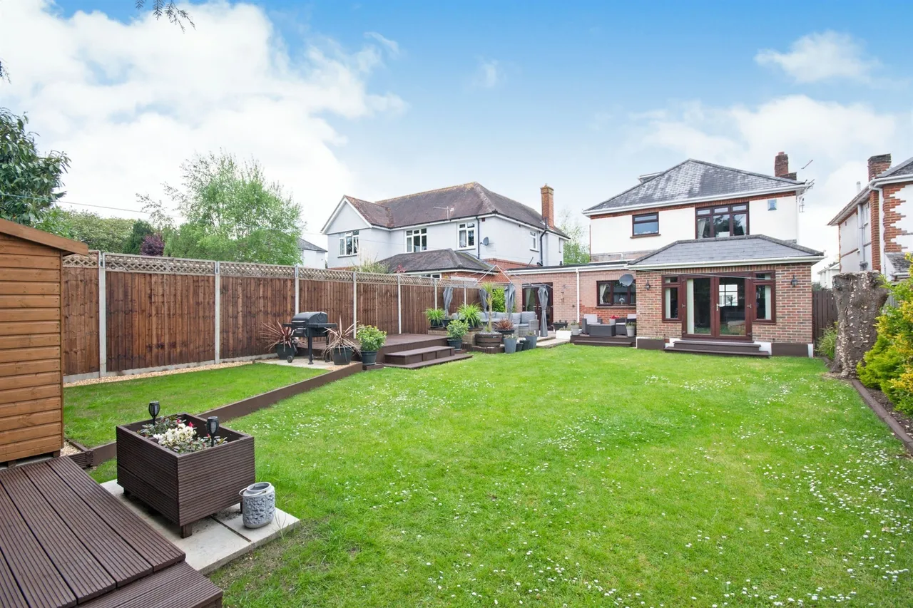 Pinewood Avenue, Bournemouth, photo 4