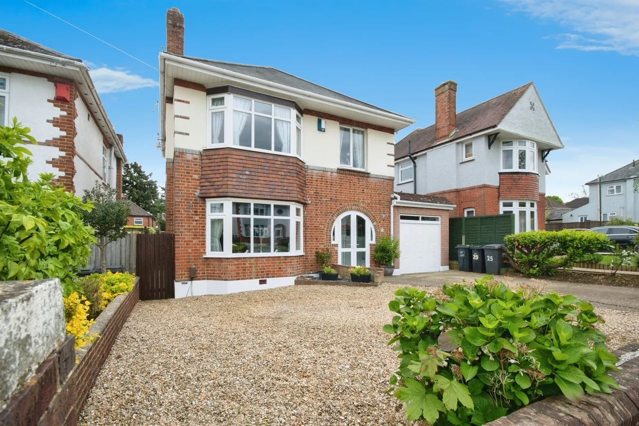 4 bed house for sale — Pinewood Avenue, Bournemouth