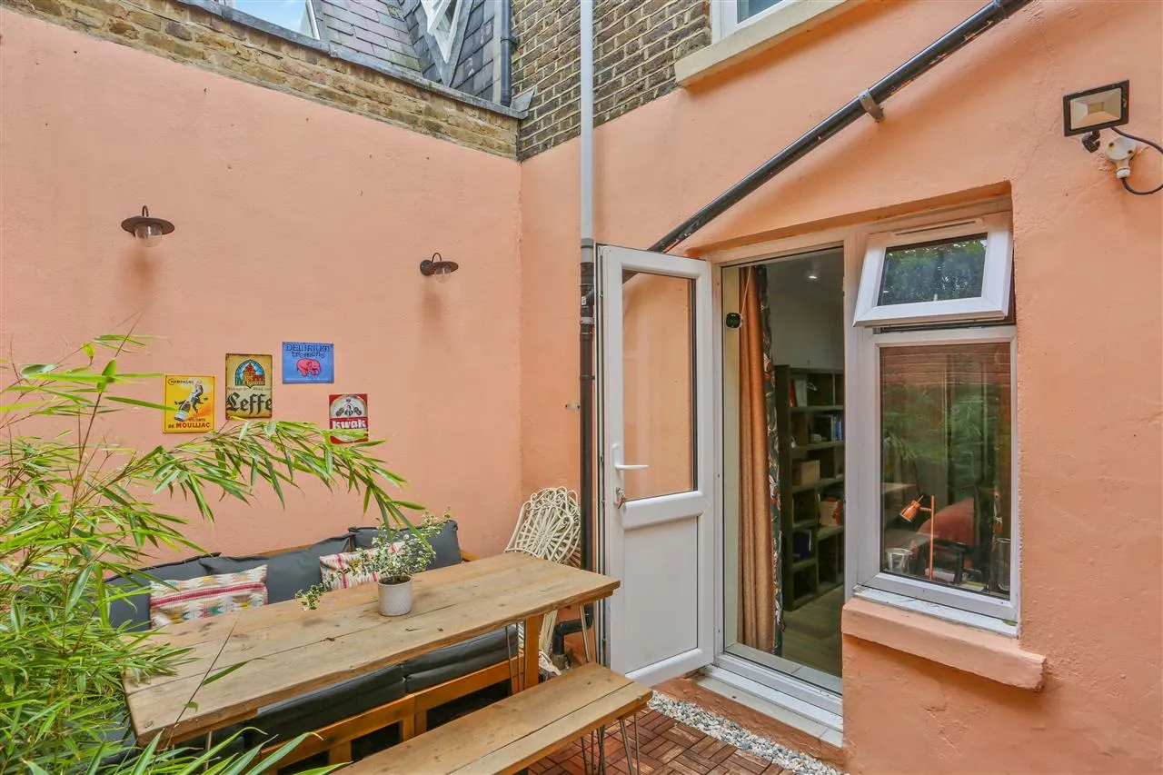 Leighton Road, London, photo 14