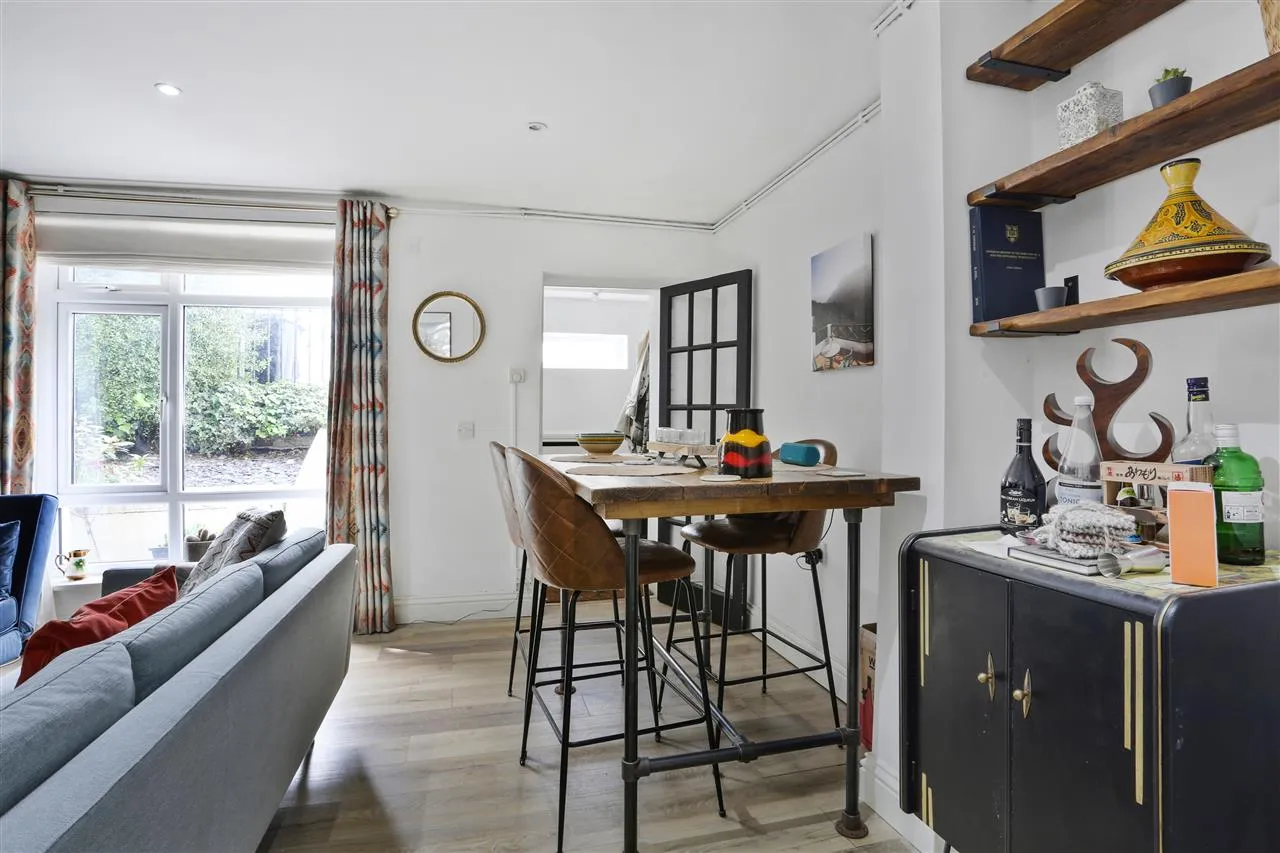 Leighton Road, London, photo 13