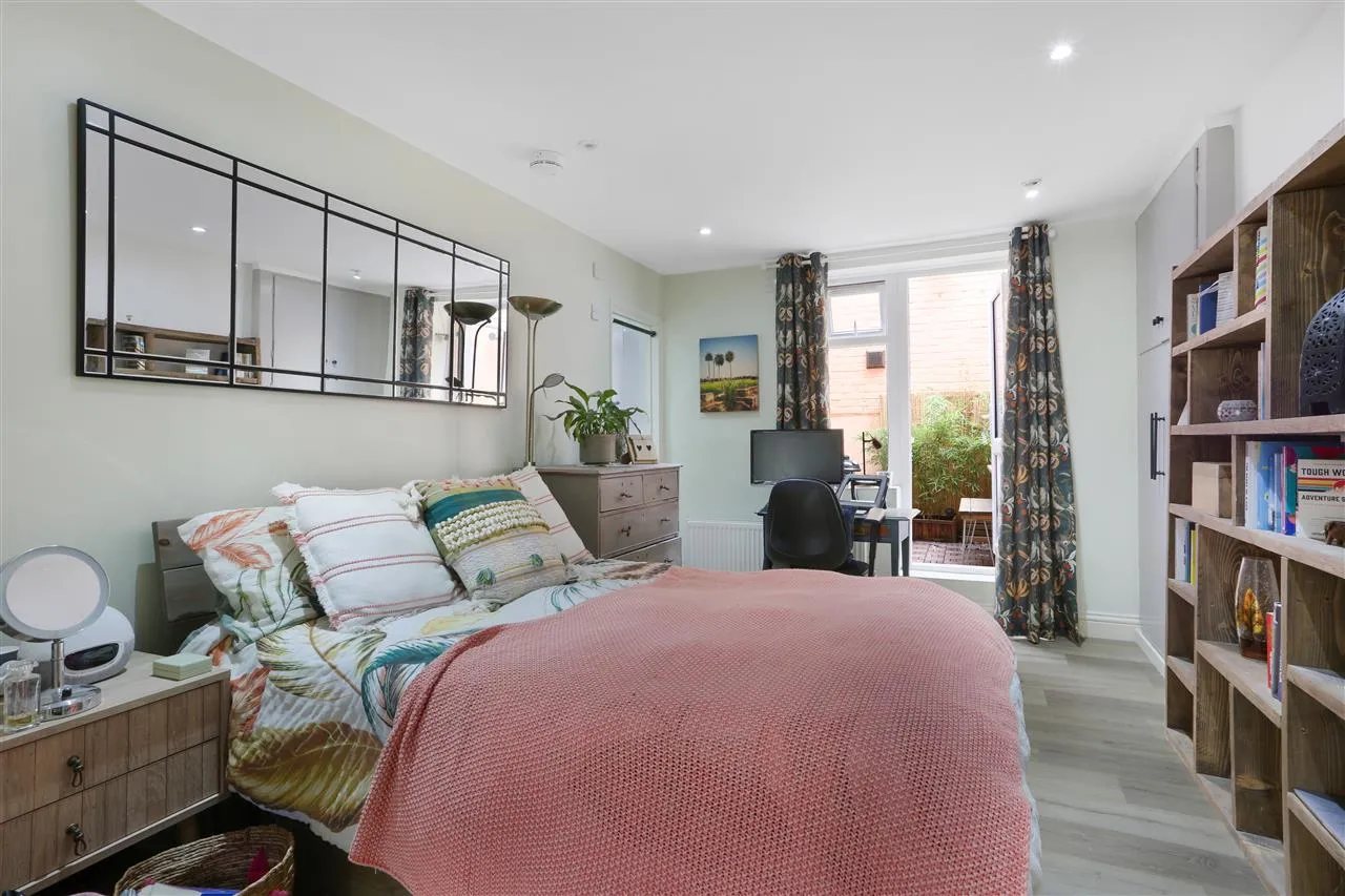 Leighton Road, London, photo 8