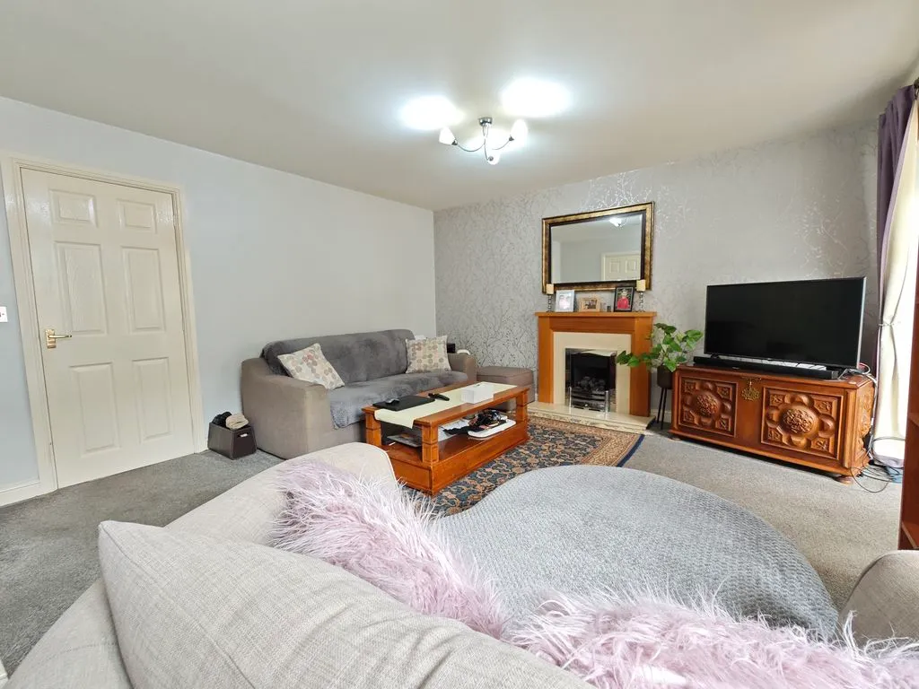 Heathfield Close, Carlisle CA1 2LD, photo 3