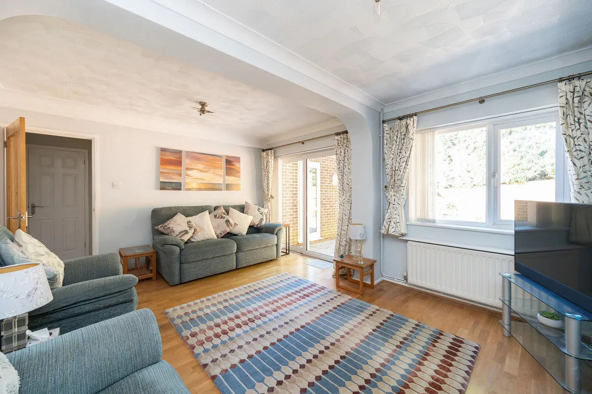 Horsham, RH13, photo 8