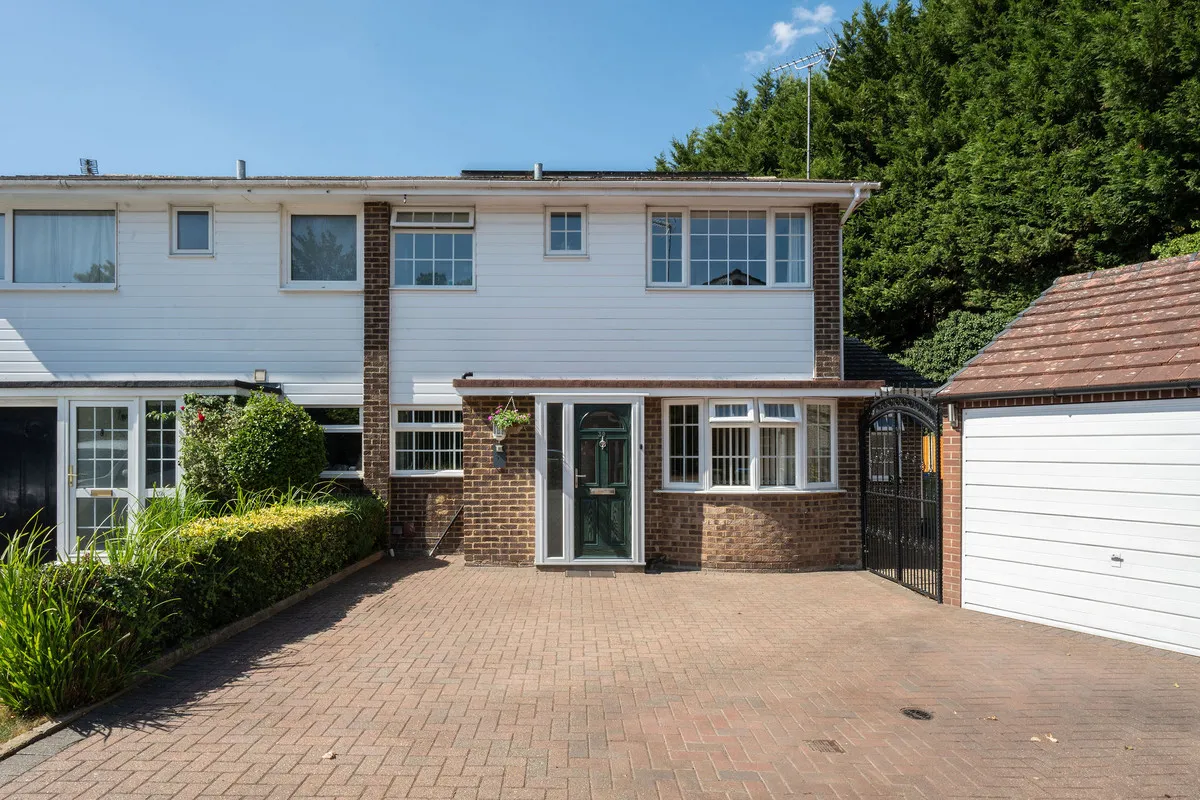 Horsham, RH13, photo 24