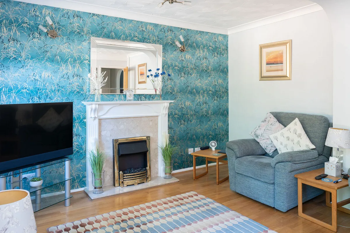 Horsham, RH13, photo 10