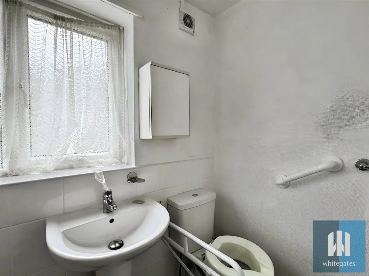 High Brooms, Birkby, HD2, photo 11