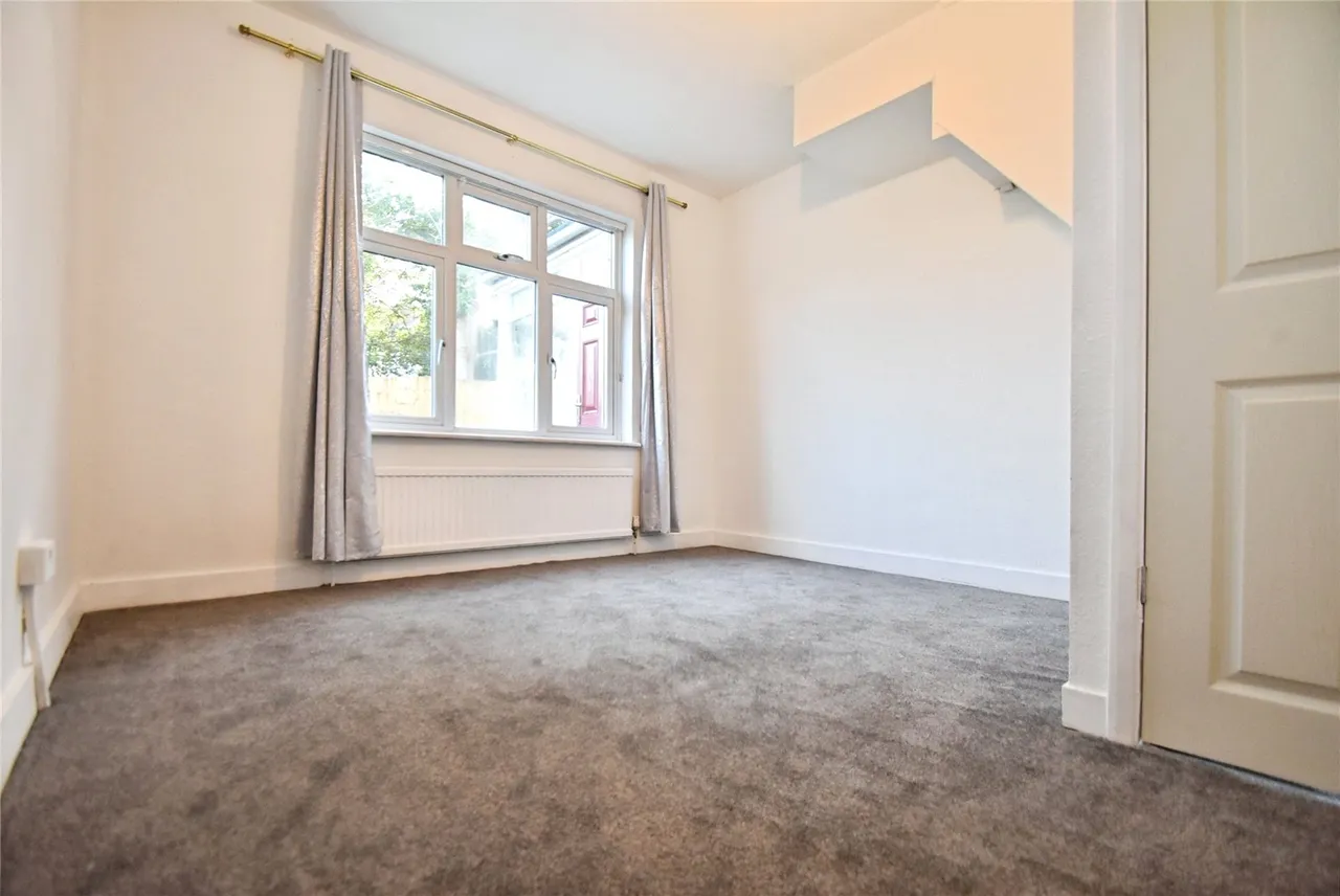 Lytton Road, Romford, Essex, RM2, photo 9