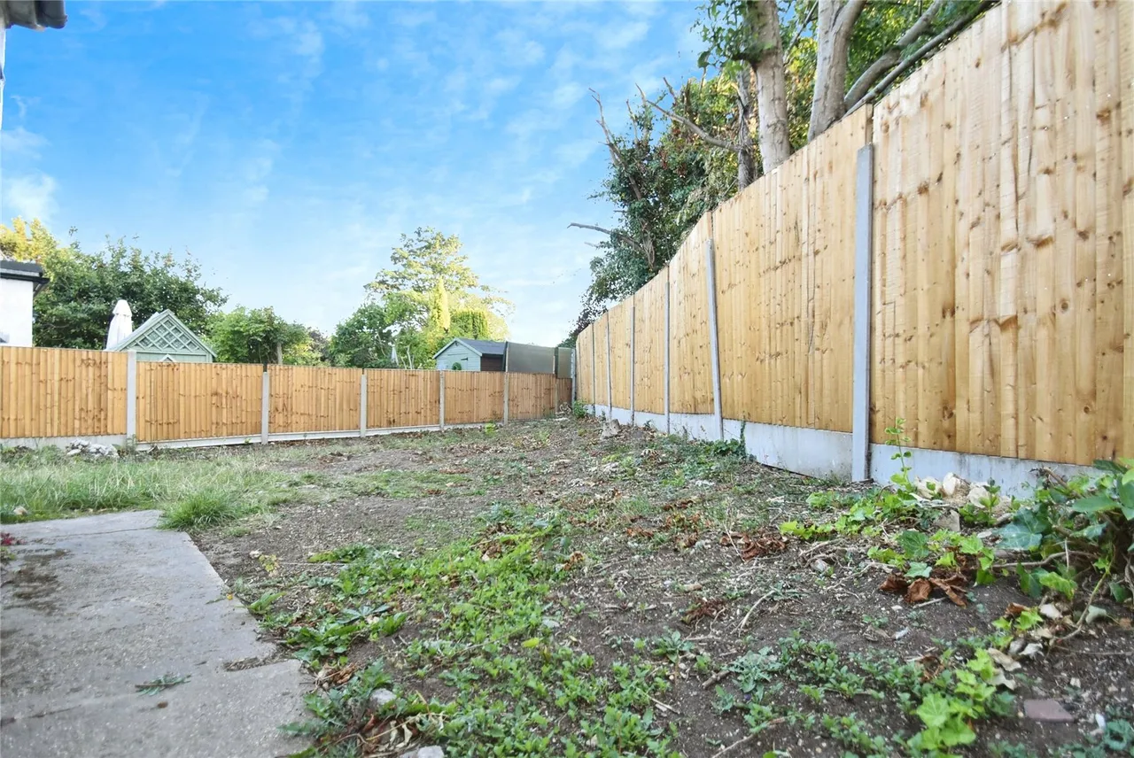 Lytton Road, Romford, Essex, RM2, photo 12