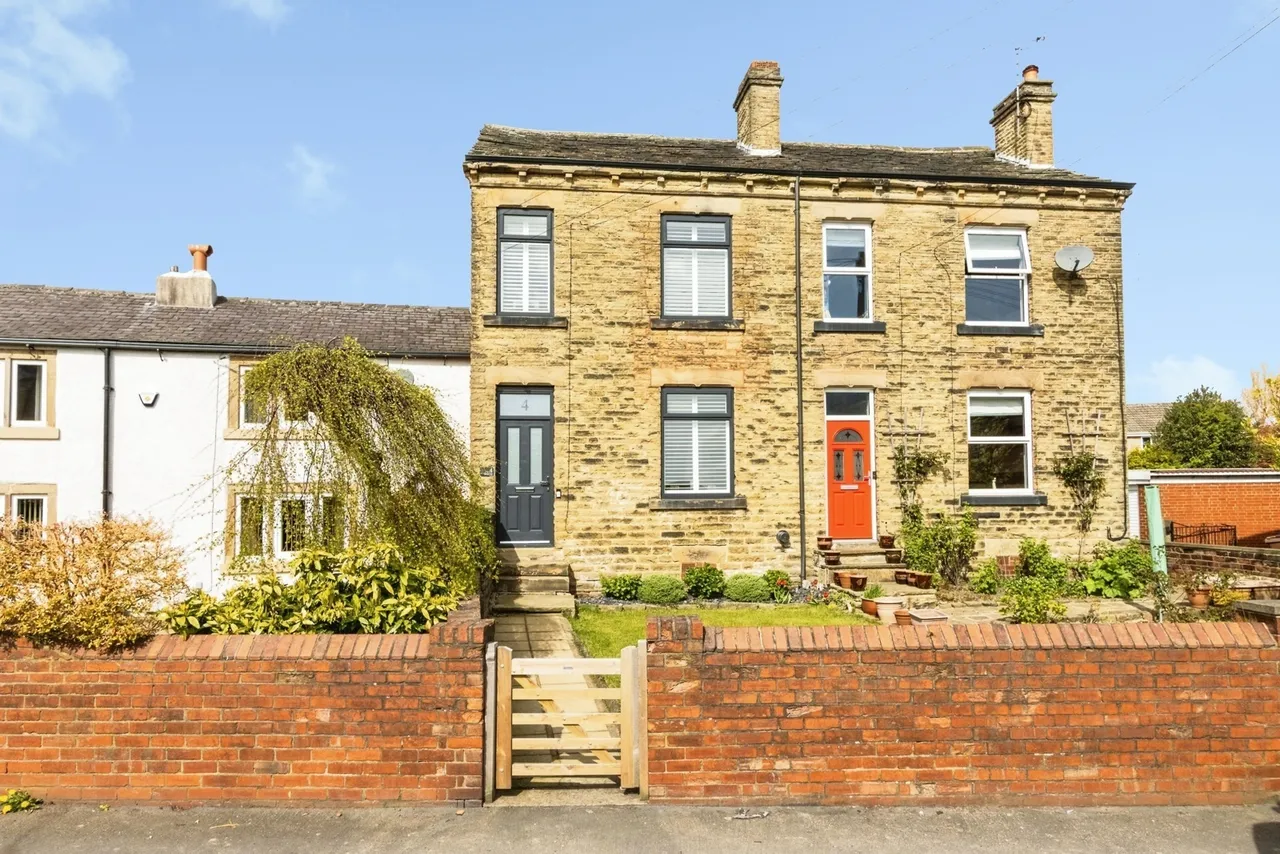 3 bed house for sale — Upper Lane, Netherton, Wakefield, West Yorkshire, WF4