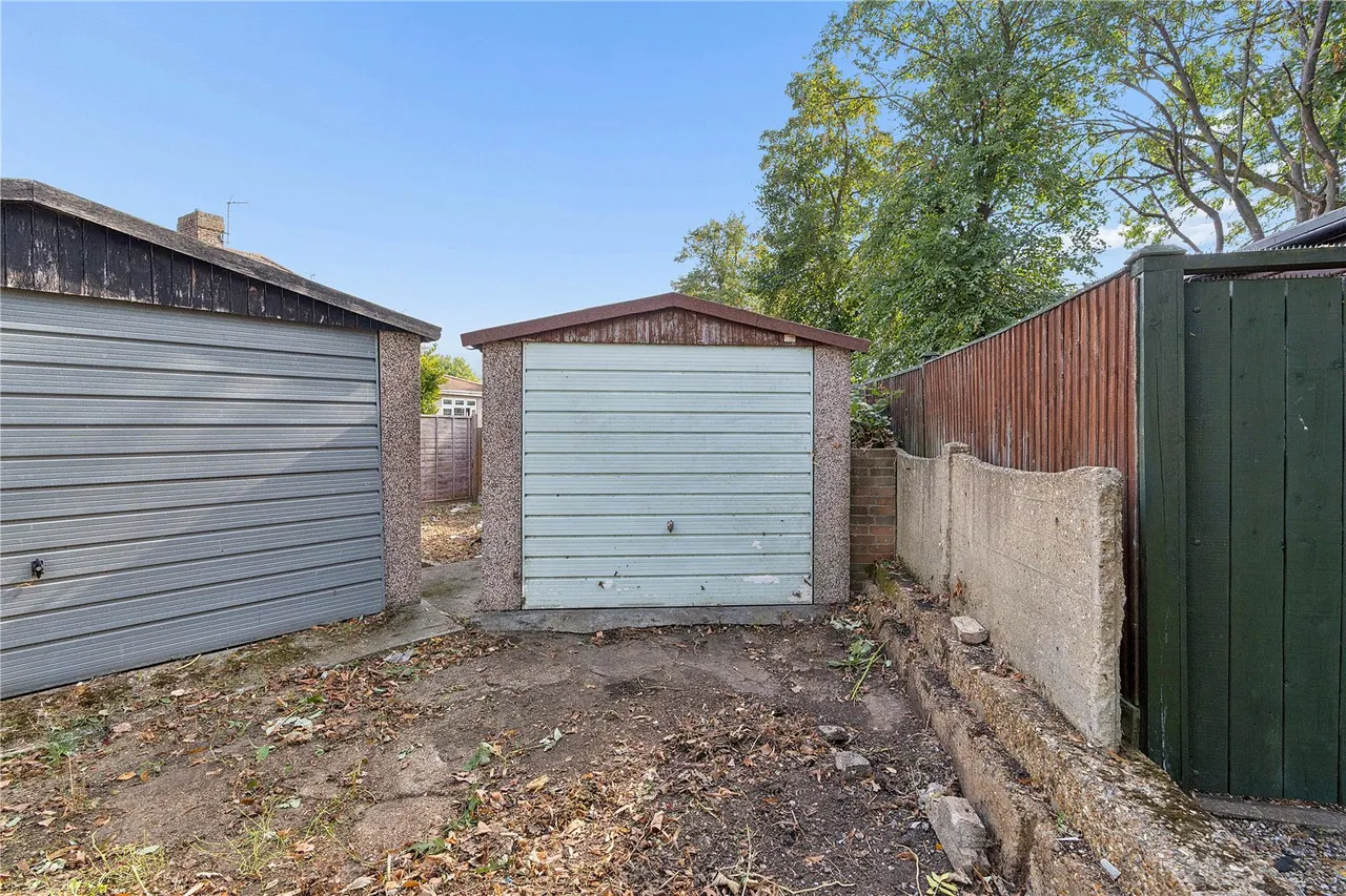 Barton Avenue, Romford, RM7, photo 11