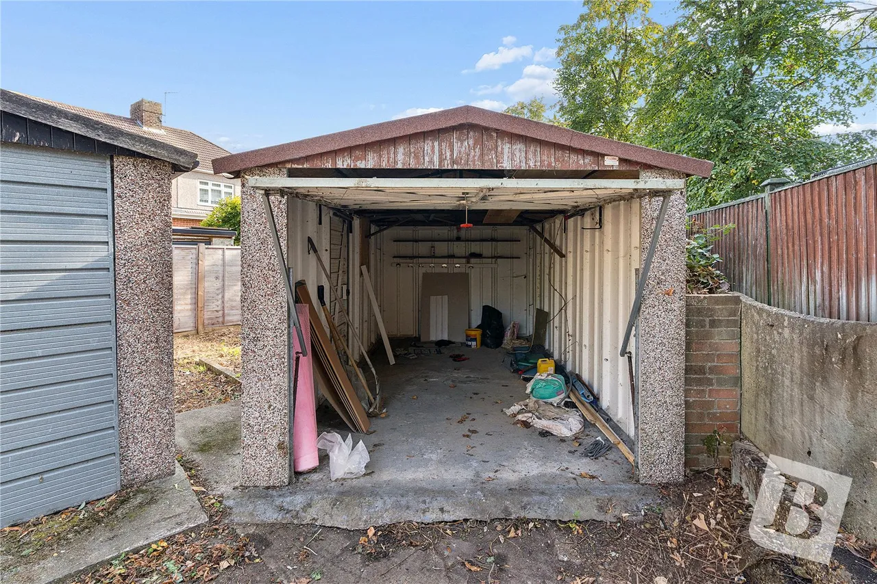 Barton Avenue, Romford, RM7, photo 15