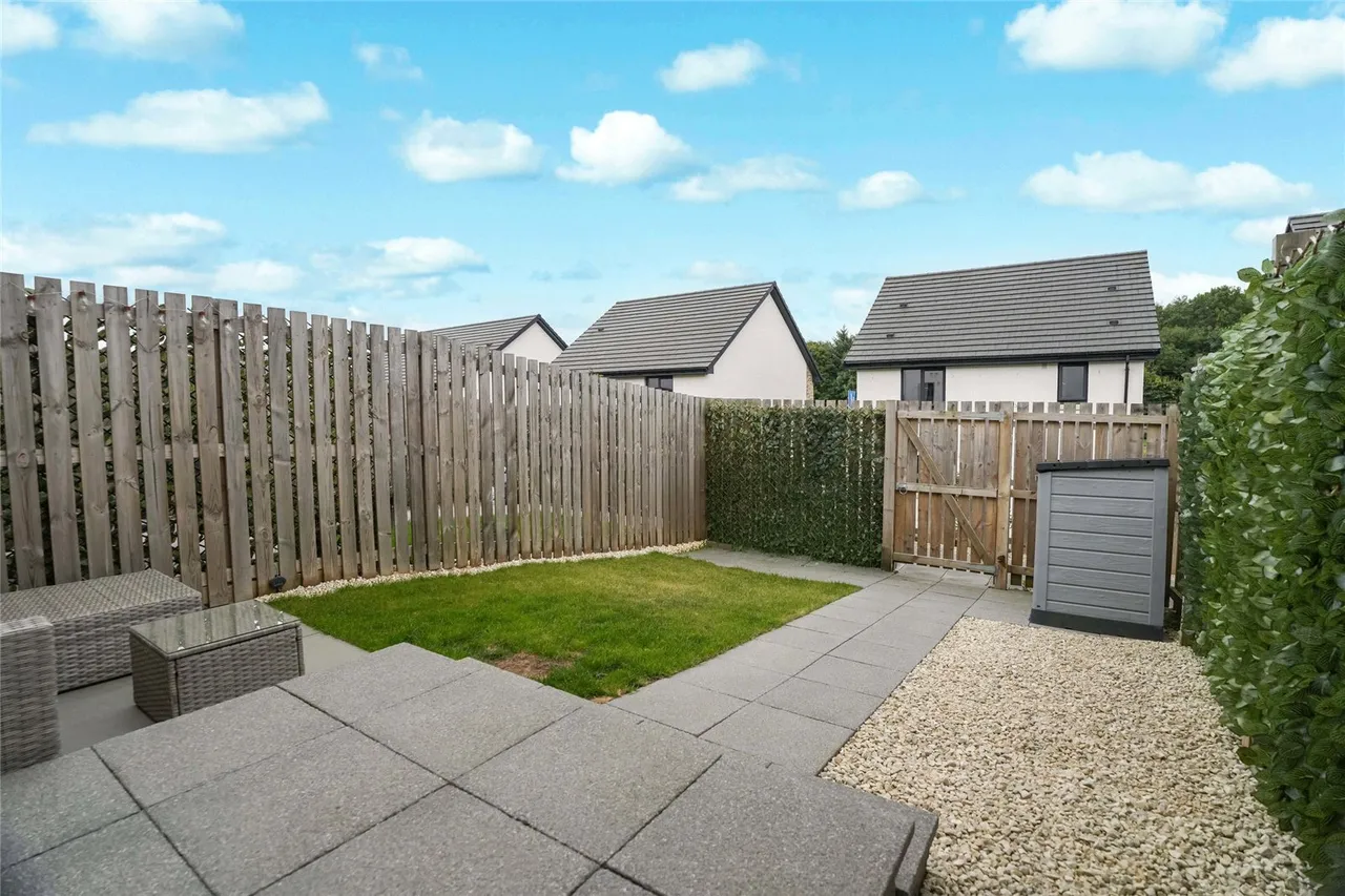 Lawder Gardens, Glenrothes, Fife, KY7, photo 18