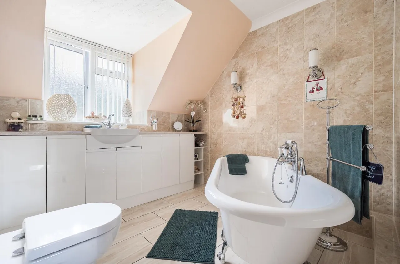 Exception Home & Detached Annex, Addington, photo 16