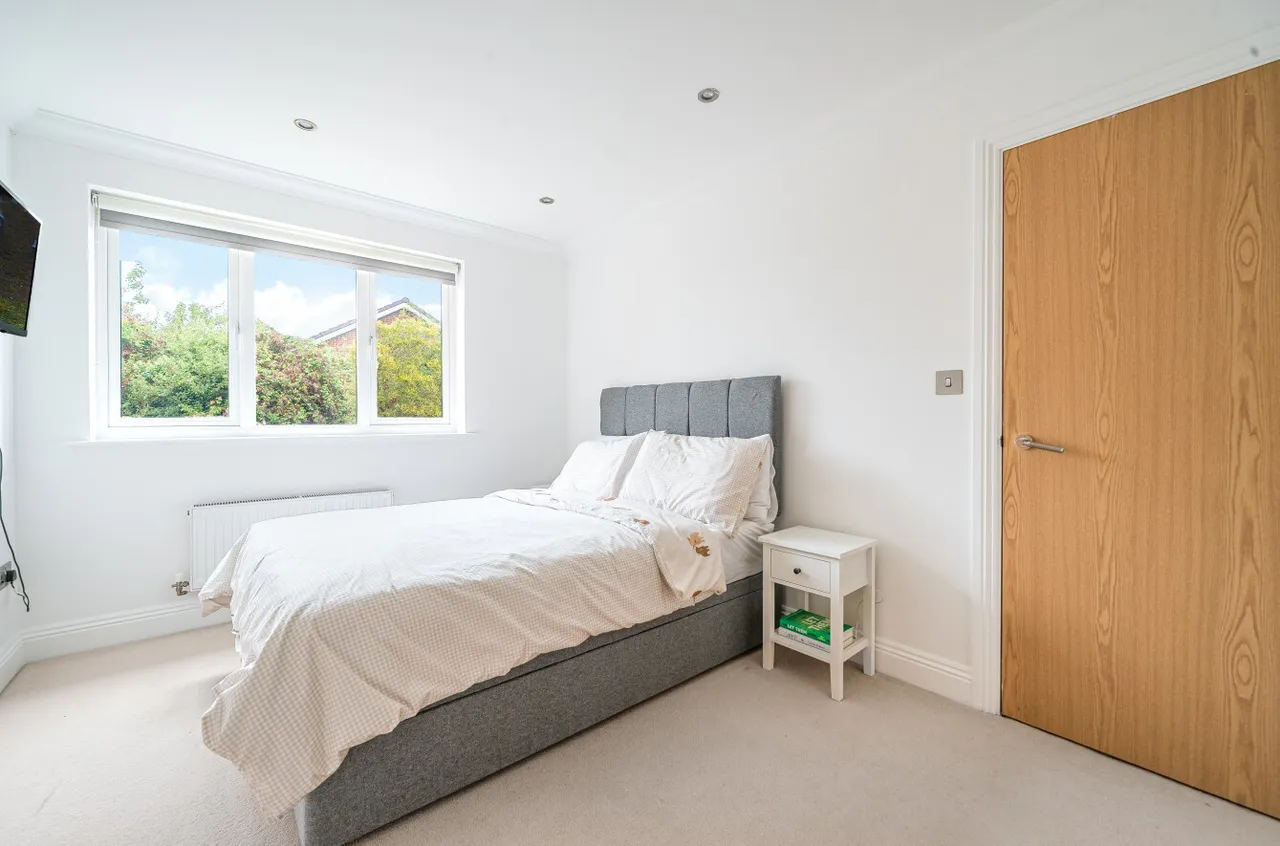 Roebuck Estate, Binfield, Bracknell, Berkshire, RG42 4ET, photo 16