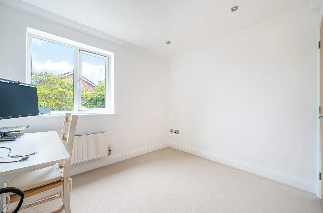 Roebuck Estate, Binfield, Bracknell, Berkshire, RG42 4ET, photo 11