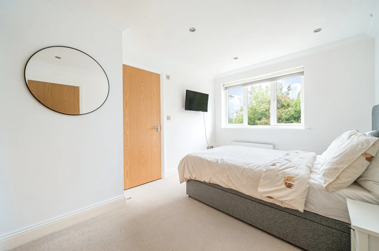 Roebuck Estate, Binfield, Bracknell, Berkshire, RG42 4ET, photo 5