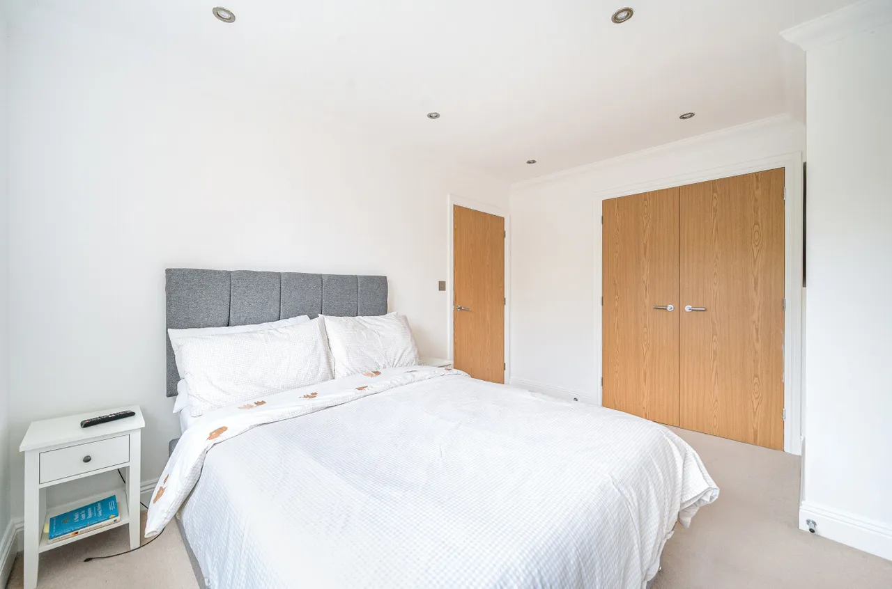 Roebuck Estate, Binfield, Bracknell, Berkshire, RG42 4ET, photo 6
