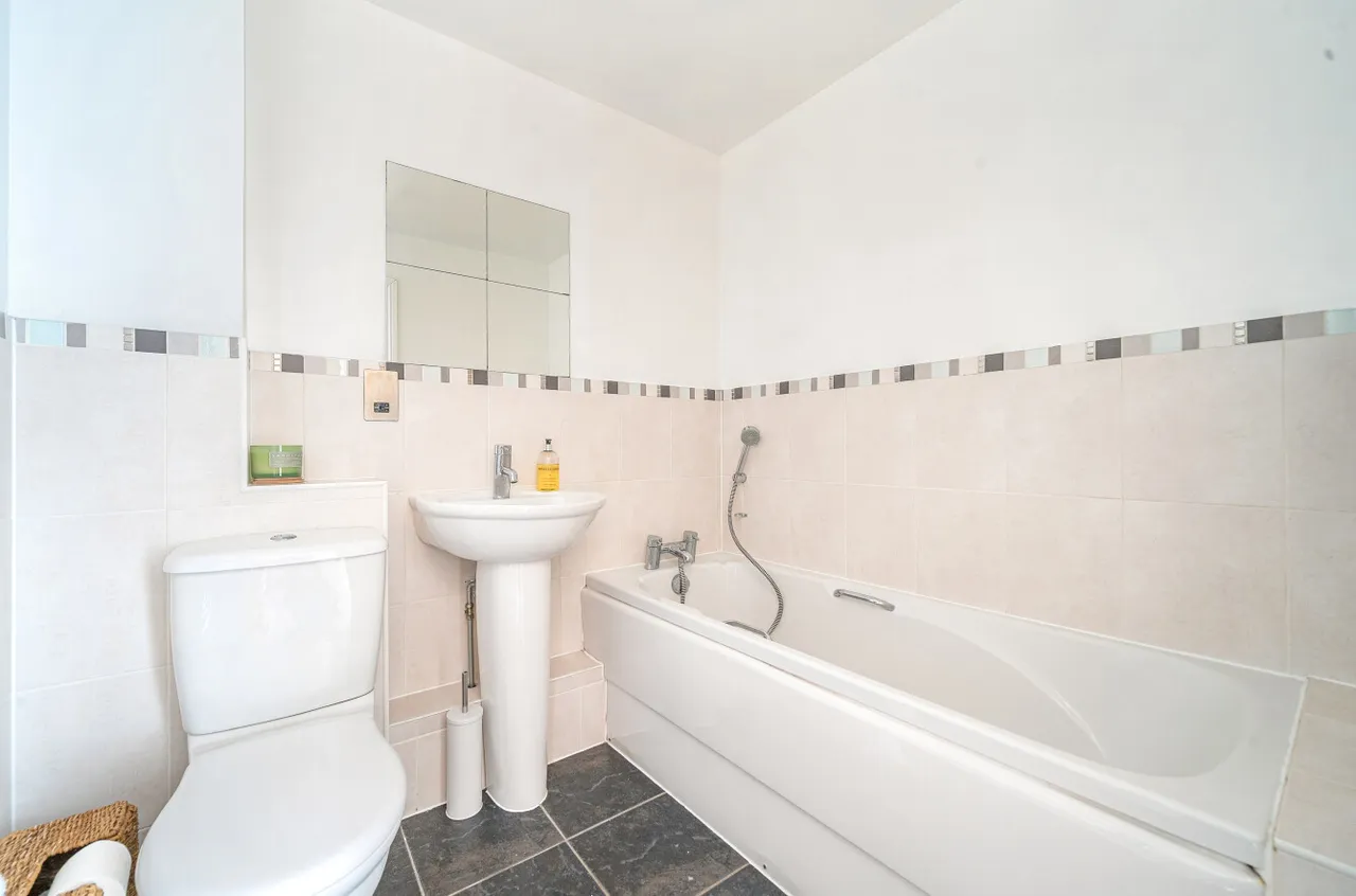 Roebuck Estate, Binfield, Bracknell, Berkshire, RG42 4ET, photo 15
